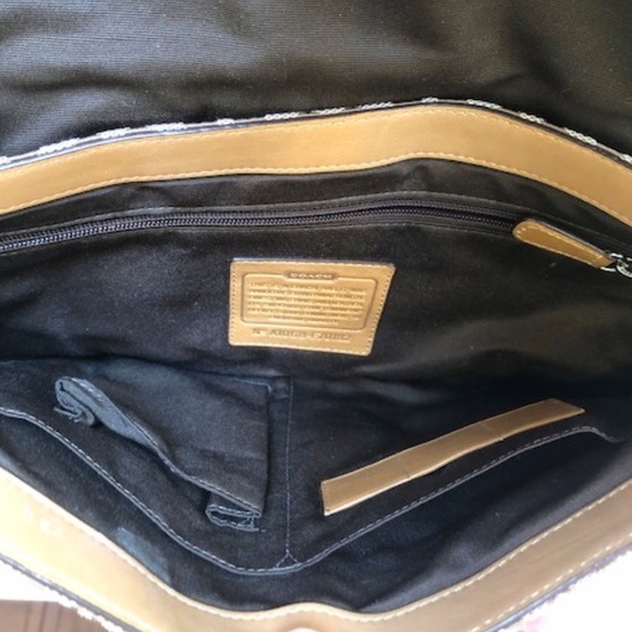 Coach Crossbody Messenger Canvas Beige - Picture 3 of 6